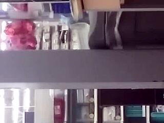 Hot young booty in hidden candid