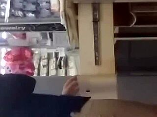 Hot young booty in hidden candid