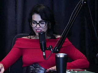 Bruna Ferrari Talks About Anal Fetish and Porn Differences