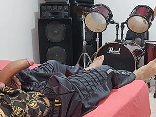 你能应付这个大鸡巴自慰吗？