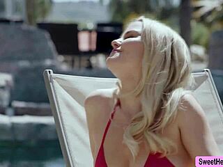 MILF Slimthick Vic 18+ Genç Chanel Camryn'i Baştan Çıkarıp Yalıyor