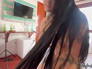 botei ela de quatro e soquei a rola com força na garganta da gostosa dri cordeiro