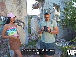 VIP4k: грубый и шокирующий анал на улице