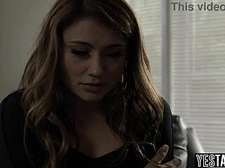 Wah iya! Pengasuh bayi remaja 18+ tetek besar pantat gede dihantam kontol raksasa klien tua!