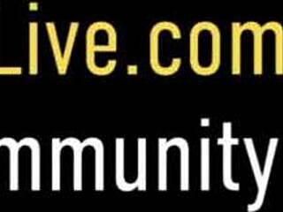 mommy milf julia ann finger bangs pussy to orgasm