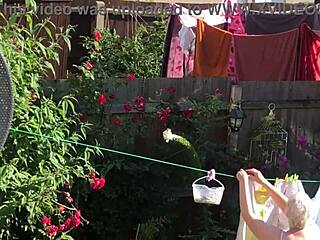 den seje nabo fra døren ved siden af