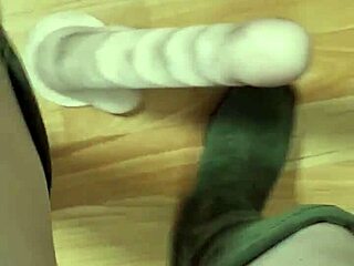 do you want to play with elza kom's ass and toys