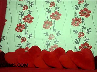 massive tits cam show