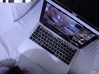 จับได้อินซานดูหนังโป๊ที่บ้าน