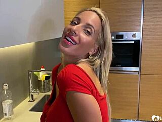 smoking blonde milf gonna get ya hard