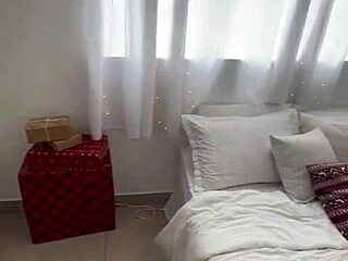 Fui ver um apartamento e o dono me pegou duro!