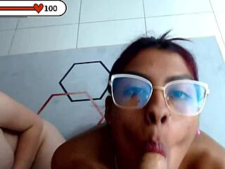 convenzo a mis dos amigas de la universidad para que se dejen grabar