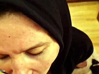 Hot brunette stranger gave me intense blowjob in hood