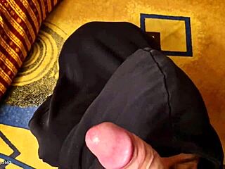 Hot brunette stranger gave me intense blowjob in hood