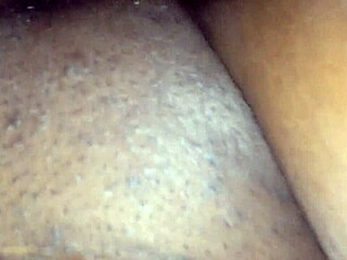 كسي المبلول يقطر وجاهز للنيك الجامد