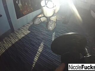 Nicole Aniston场景幕后第二角度超辣