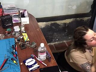 No Tenía Plata y Terminé Chupándole la Pija al Técnico