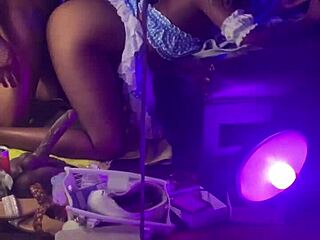 slim thick ebony cowgirl, nice ass, loves being my 3 hole slut 😍