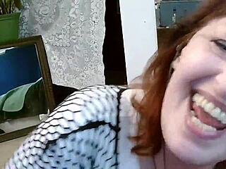 Wow, Dawnskye tanzt und wackelt zum Big Bad Wolf im Retro-Stil!