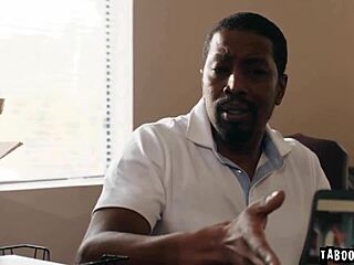 Puck and Isiah, those happy newlyweds, are trying to have an intimate fuck session! 😊