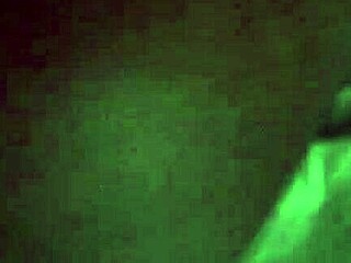 Büyük kalçalı siyahi kız arkadaş, devasa bir BBC’yi genç arkadaşı izlerken idare ediyor