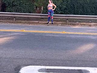 Found a hooker on the corner for a blowjob, she wanted 100, I bargained, she sucked the tip, took her to the vacant lot, what a delicious blowjob! 😍