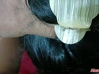 Ох, доведената дъщеря измами доведения баща да я чука с големите си цици!