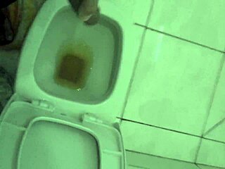 Eu mijando pro meu parceiro gay 😏