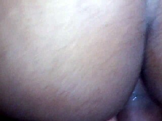 sri lankan girl gets anal fucked hard! 🍆