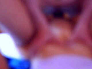 แม่เลี้ยงจับคู่หนุ่มมหาลัยขี้อายที่บ้านส่วนตัว