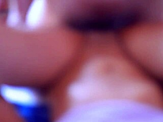 แม่เลี้ยงจับคู่หนุ่มมหาลัยขี้อายที่บ้านส่วนตัว