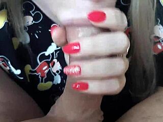 Blowjob from a Girl Miki Mouse