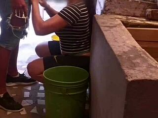 ลูกพี่ลูกน้องเจาะก้นฉันทิ้งครีมพายขณะที่ฉันซักผ้า