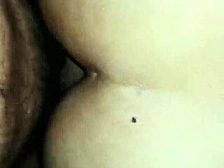 Solo por el culo: intense anal sex with a mature milf!