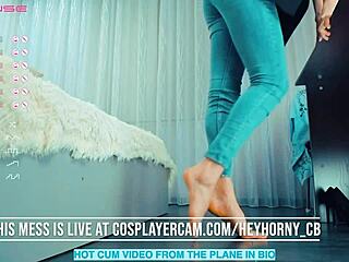 Pelacur Panas Pakai Tumit Tinggi