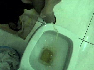 Eu mijando pro meu parceiro gay 😏