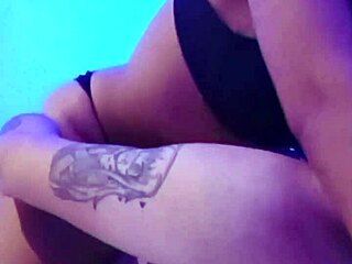 culona de 18 anos cabalgando una rica pija