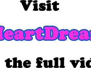 Λεσβίες ερωμένες 18+ γλείφουν με λαχτάρα τις υγρές σχισμές η μία της άλλης