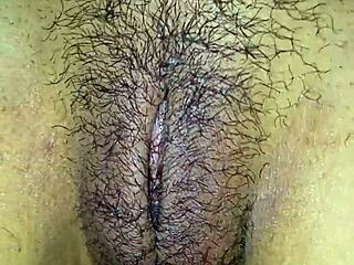 Yo, check this vagabunda massaging her clit up close! 🔥