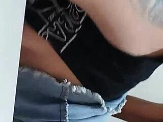 Latina milf fucked while cooking?