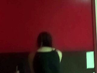 culona de 18 anos cabalgando una rica pija