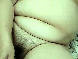 狂野亚洲三人行肥臀大战