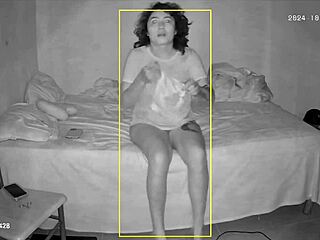 可爱拉丁人妻骚货被邻居家肛交自拍4