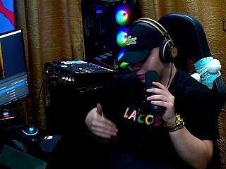 Daniely and patricia kiss during podcast, leaving ruan speechless.