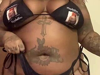 Creator xsitebunny shows off bikini and lighter in 2022