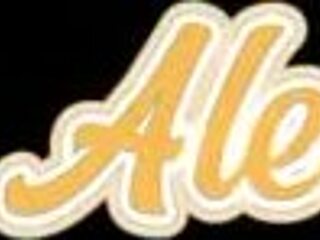 偷窥淋浴中的女同性恋表妹，最后操了她。