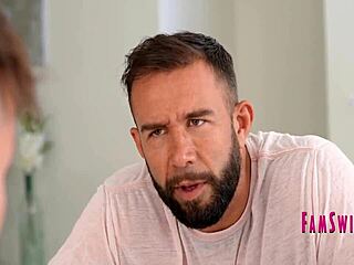 Мењамо полупородице и јебемо се жестоко у лудој групној акцији, нестварно!