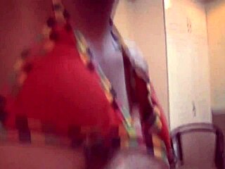 Przyrodni brat i siostra dzielą bliski rodzinny moment