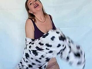 endless tale of a mature woman in stockings and heels