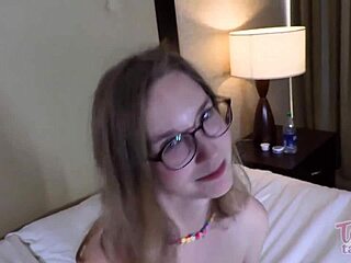 保姆克莱尔·罗斯操老板塞斯·布罗根的热辣快速炮